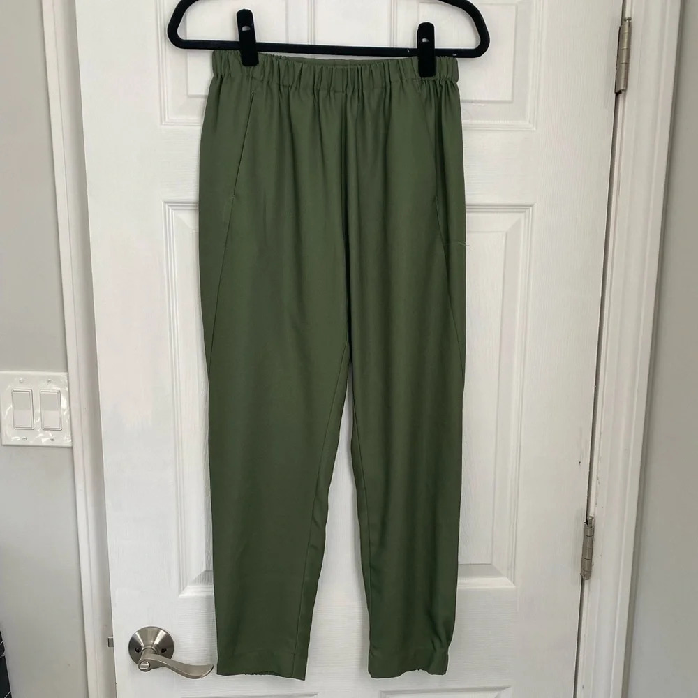 BCBGeneration Hunter Green Dressy Jogger Pants with Elastic‎ Waist